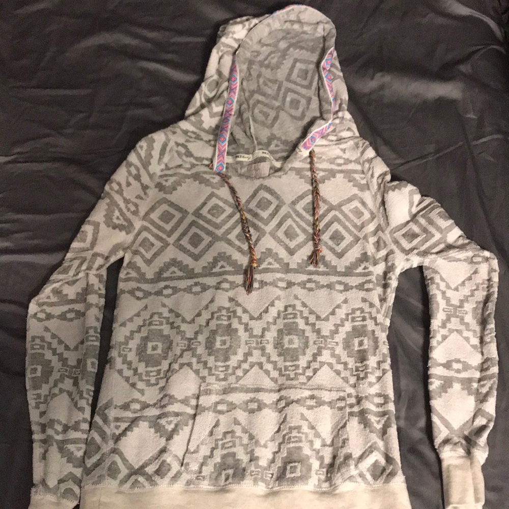 Light gray and medium gray Aztec sweater 💖